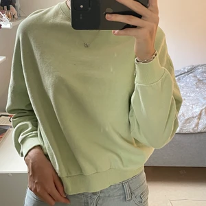 Limegrön sweatshirt  - Grön sweatshirt från Even&Odd, ser ut som ny. Oversized! 