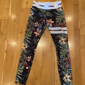 Stronger tights  - Stronger tights, storlek M, bra skick.