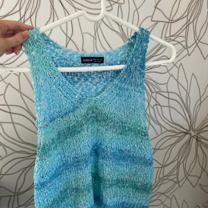 Stickat linne - Säljer mitt stickade linne från shein jag aldrig använt då färgen inte passade mig😊