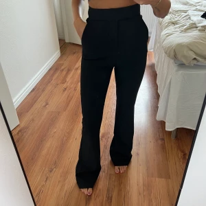 kostymbyxor  - Aldrig använda helt nya, köparen står för frakten  