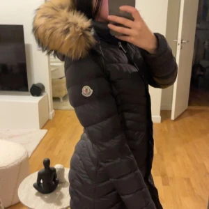 Monclear jacka - A- kopia knappt använd 500kr st s