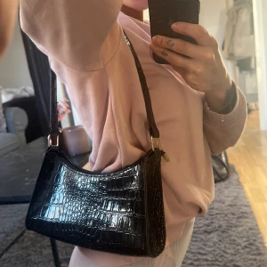 Väska  - Väska hel oanvänd. 