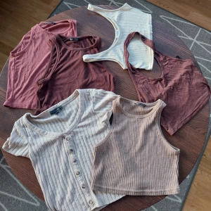 JUL-ERBJUDANDE - 6 toppar i nästintill oanvänt skick, enbart skrynkliga pga legat nerpackade.  Packetpris! 3 för 100 eller alla 6 för 150 🤎🤎🤎