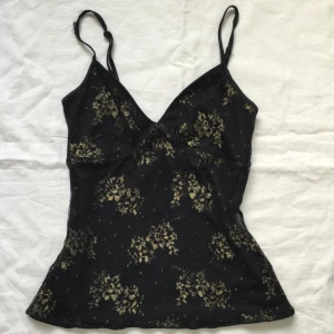 Linne - Supersöt linne som är reglerbar, passar till xs-s