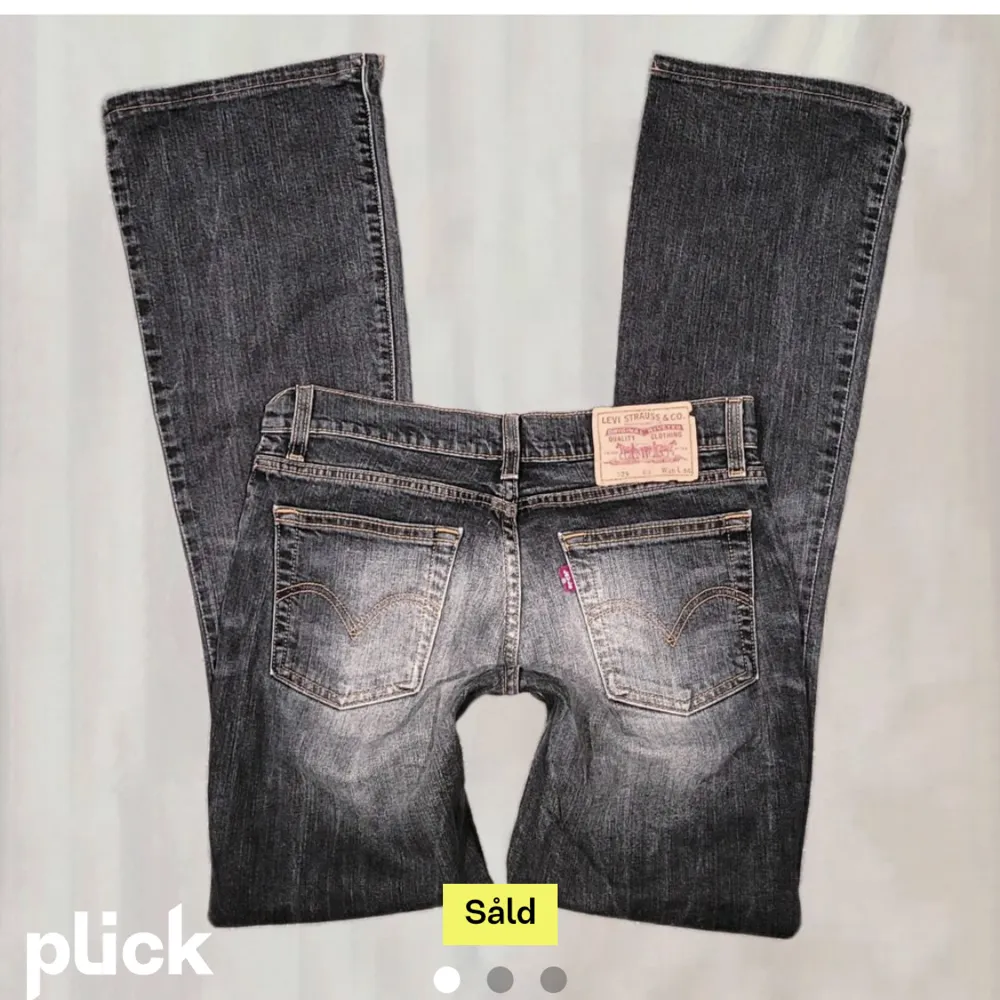 Köpt på plick, dock inte riktigt min stil så säljer vidare med 50kr discount!. Jeans & Byxor.