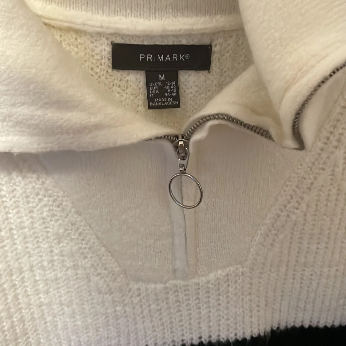 Stickad tröja med krage - 91