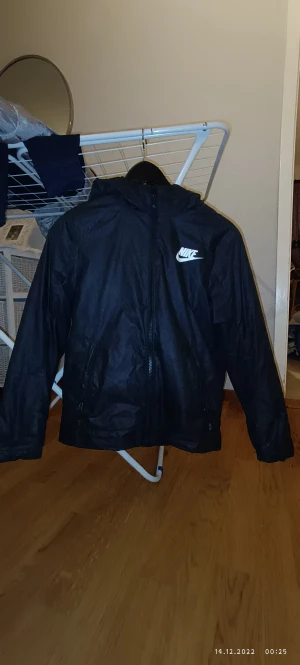 Nike jacka  - Nike jacka  Storlek 147-158cm L