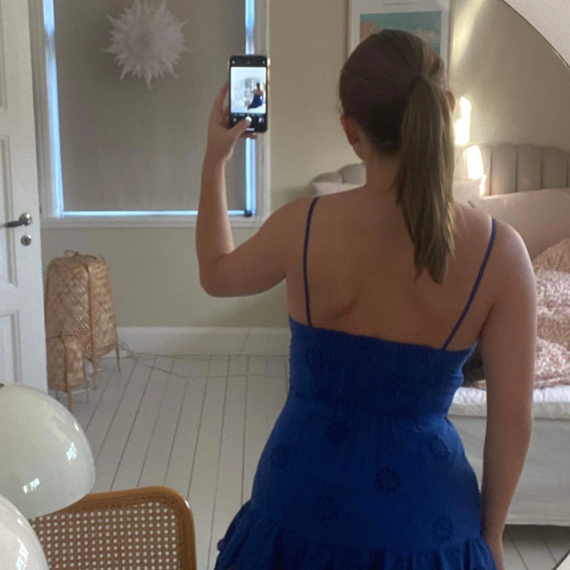 Klänning med volang - 90