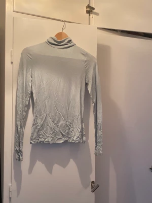 Polo ljusblå  - Polo i ljusblått i skönt material