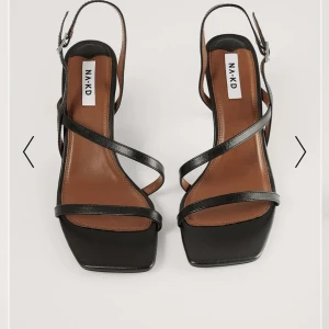 Klackar äkta läder//oanvända - Klackar som aldrig har använts, som nya! I äkta läder Storlek 37 men fungerar till både 37-38 🌸 Köpta för 1 månad sedan för 639 kr