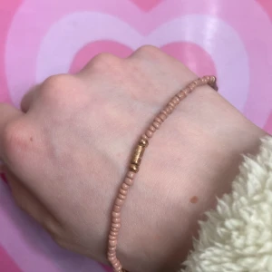 Armband  - Armband med pärlor 