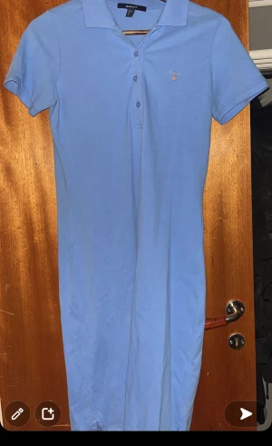 Gant blå klänning  - Använd fåtal gånger, som ny 