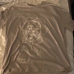 Tröja  - använd nån gång