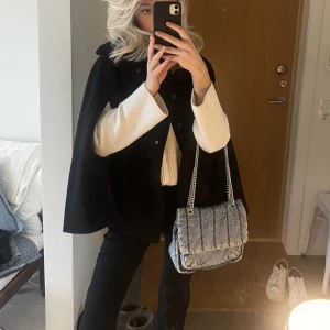Cape - Såå fin cape/ poncho från ellos, aldrig använd
