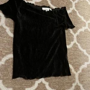 Len tröja från Kappahl  - Väldigt fin tröja men har vuxit ut mig tyvärr 