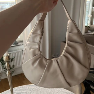 Väska Gina tricot - Nyskick