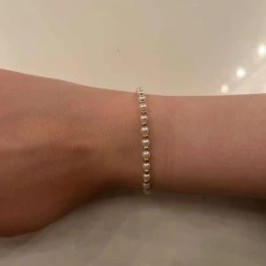 Armband  - Vi är ett Uf företag som säljer egengjorda armband, detta armband säljs där 39 kr/st+ frakt på 13 kr💕hör av dig vid intresse 