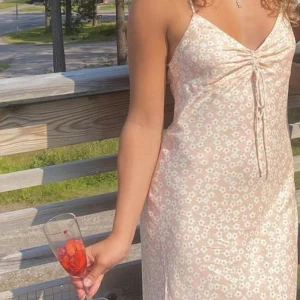 Långklänning sommar - SÅ fin sommarklänning från Zara!! Storlek S💕