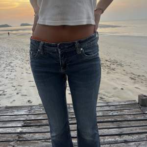 Virgo bootcut jeans låga⭐️  innerbenslängd 74 midja 86 (lågt)