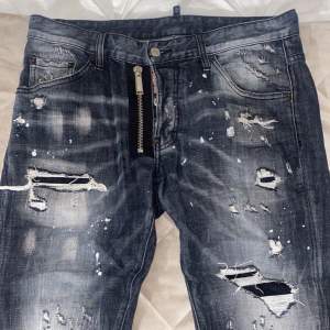 Dsquared2 Jeans, använd ett litet tag inga konstigheter. 