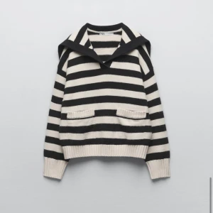 Super fin stickad tröja😍😋 - Säljer min super fina stickade  zara tröja! Jag har aldrig använt den så den är helt i nyskick! Skriv privat för fler bilder! Köparen står för frakt!❤️😋