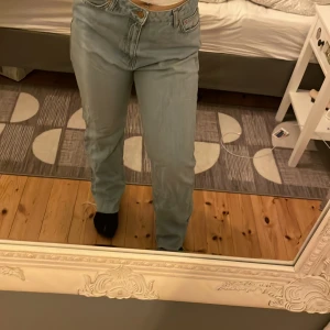 Fin jeans  - Säljer dessa jeans för att det är förstora! Annas super fina!! 🫶🏼