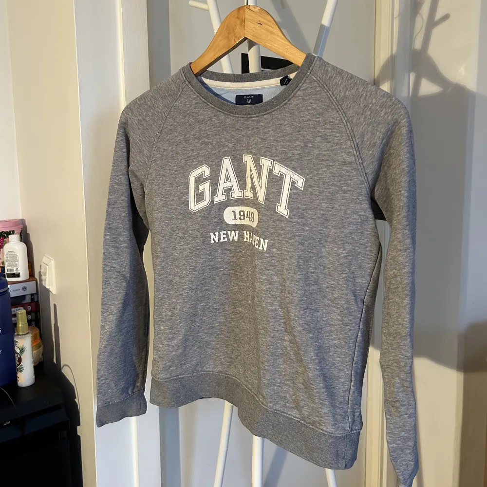 Gant tröja i storlek XS för 200- priset kan man komma överens om . Tröjor & Koftor.