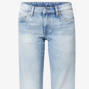 Jeans - Nya weekday jeans som inte passar mig längre. Pris går att diskuteras, skriv för mer frågor eller egna bilder❣️