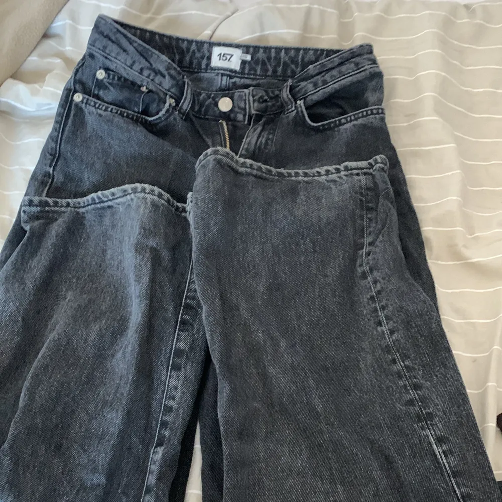 Svarta baggy jeans från lager 157. Jätte fina och bra skick. Jeans & Byxor.