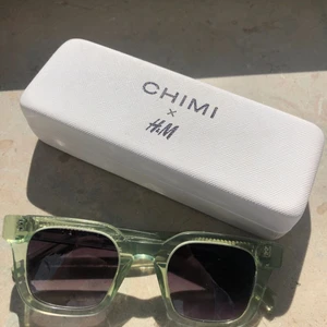 Chimi 04 - Från kollektionen med hm! Som nya, har ej användt så mycket.  Första bilden lånad.  Skriv privat vad ni kan tänkas köpa de för!🤍💚