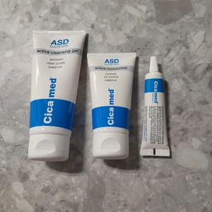CicaMed ASD clear skin - CicaMed ASD clear skin. Passar de med acne hud. Nypris 350kr för alla. Säljer för 200kr.  -ansiktstvätten är testad 2ggr -den lilla krämen är testad 2ggr -den stor ansiktskrämen är 50% kvar 