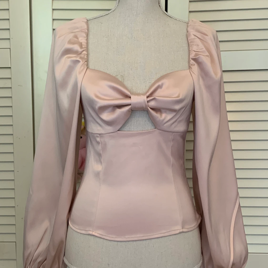 Chloe B x NA-KD rosa topp med ballongärm - 90