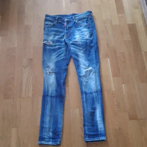 Dsquared2 jeans   - Har ej använts mycket. Bra skick. 