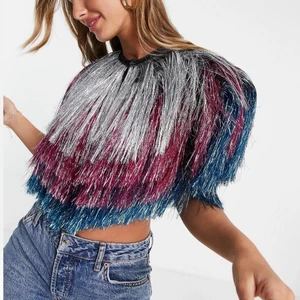 Asos glitter topp - Säljer denna coola topp då den aldrig kom till användning. Slutsåld på asos. 389kr ordinarie pris. 