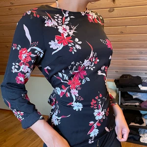 Knytblus  - Knytblus från vila, bra skick! Passar S 