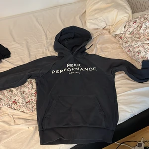 Peak performance hoodie - Säljer en peak performance hoodie 