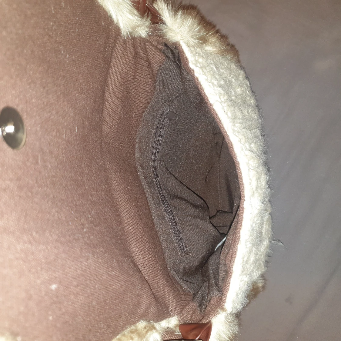 En stickad mysig väska aldrig använd - 90