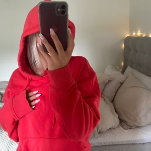 Oversized Hoodie  - Från weekday, knappt använd, köparen står för frakten🫶🏻 TRYCK INTE PÅ KÖP NU 