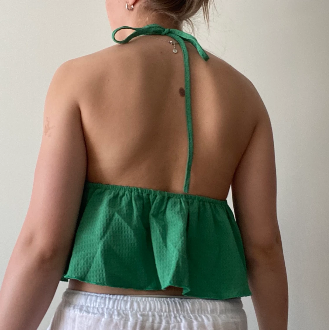 Grön topp med öppen rygg - 90