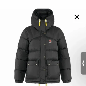 FJÄLLRÄVEN EXPEDITION  - Säljer nu min Fjällräven expedition jacka pga brist av användning Storlex XS unisex Kontakta mig privat för att buda Lägger ut igen pga oseriös köpare