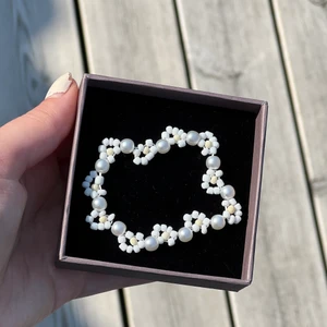 Smycken  - Egengjorda armband, gör olika färger och storlekar. Köp för 59kr/st