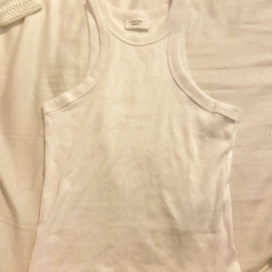 Vit ribbat linne🤍