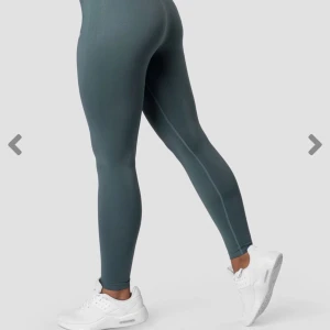 ICIW Tights/ träningsbyxor  - Ett par  grön/ blå träningsbyxor från ICIW💕