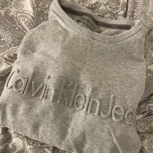Calvin Klein tröja  - Tröja från Calvin Klein Jeans, storlek M. Superfint skick 💕 180 kr exklusive frakt 