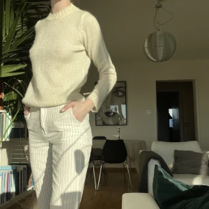 Stickad tröja från Maje - Stickad tröja köpt second hand från Maje. Storlek 2, som en xs S ish 