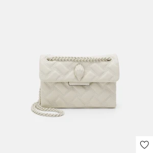 Kurt geiger väska  - Kurt geiger väska, använt max två gånger (som ny)  Ny pris 2000kr Pris kan diskuteras 