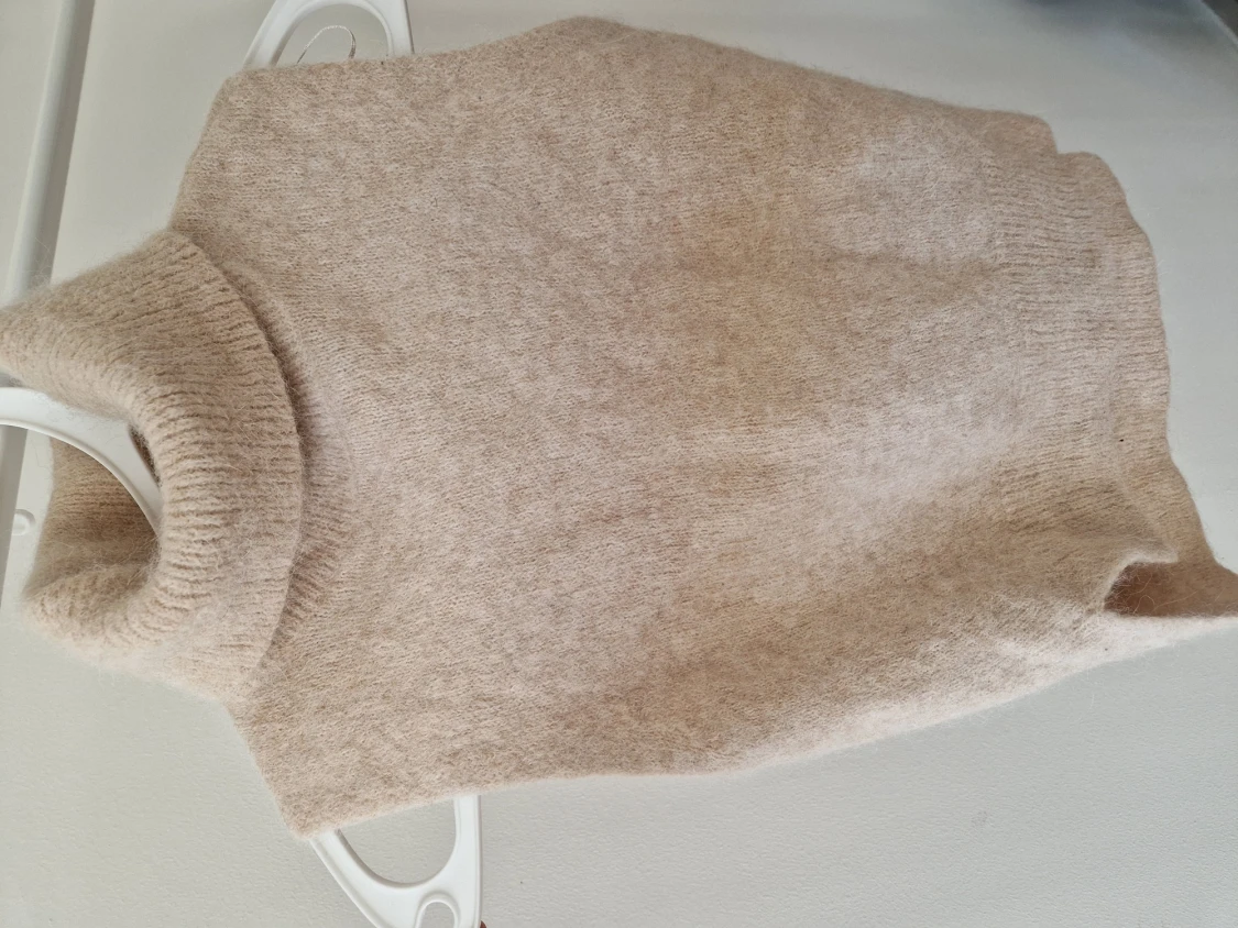 wool &alpaca blend vest 