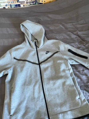 Nike Tech hoodie - Använd fåtal gånger Storlek L