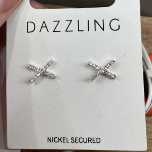 nickelfria örhängen - näst intill oanvända, säljer pga att jag aldrig använder de. Ord. pris 69kr