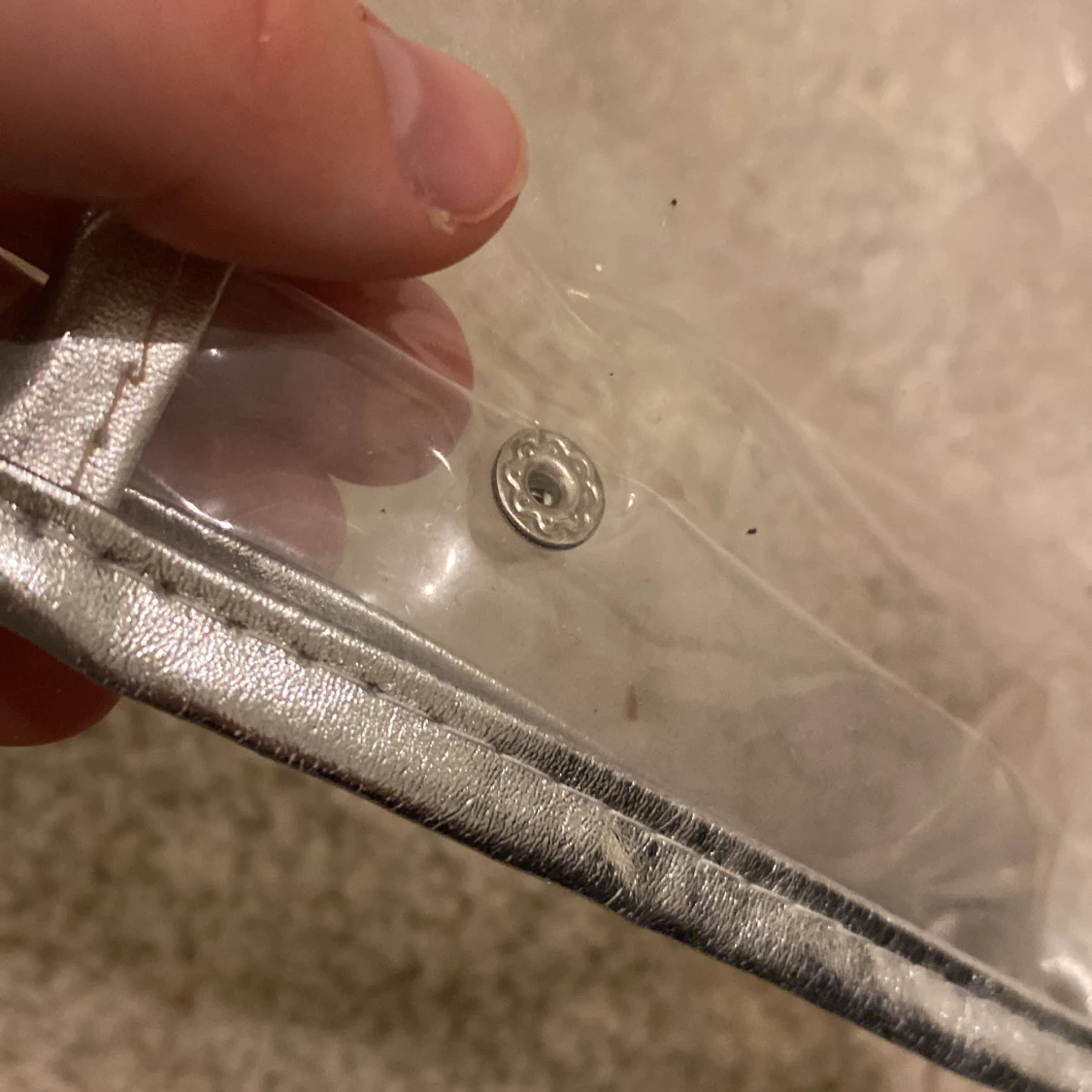  en genomskinlig necessär  - 91